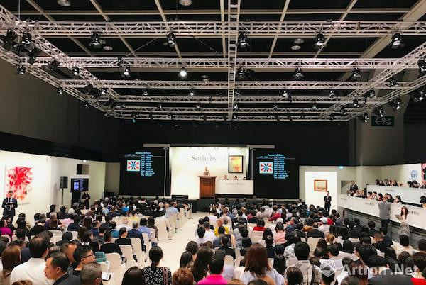 9月30日，香港蘇富比現(xiàn)當(dāng)代藝術(shù)晚間拍賣現(xiàn)場