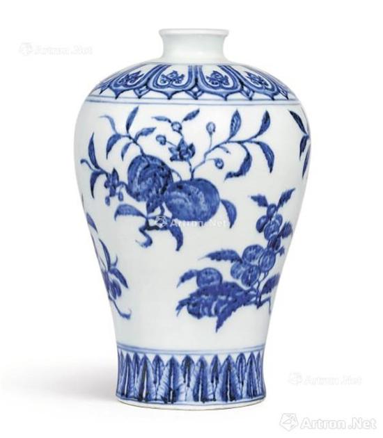 明永樂青花折枝花果紋梅瓶，成交價(jià)：2766.2萬港幣