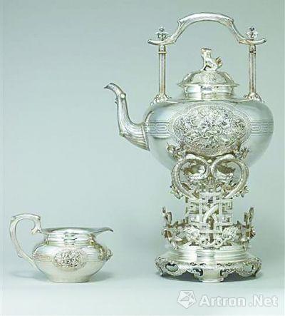 中國(guó)風(fēng)茶壺與奶壺 19世紀(jì)中期 盧浮宮博物館藏品