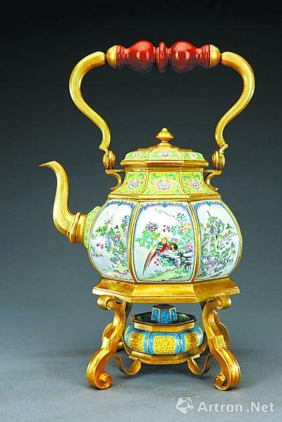 中國(guó)風(fēng)茶壺與奶壺 19世紀(jì)中期 盧浮宮博物館藏品