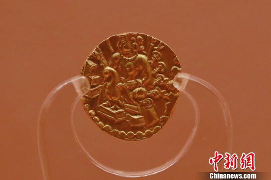 鳩摩羅笈多一世金幣。　張亨偉 攝